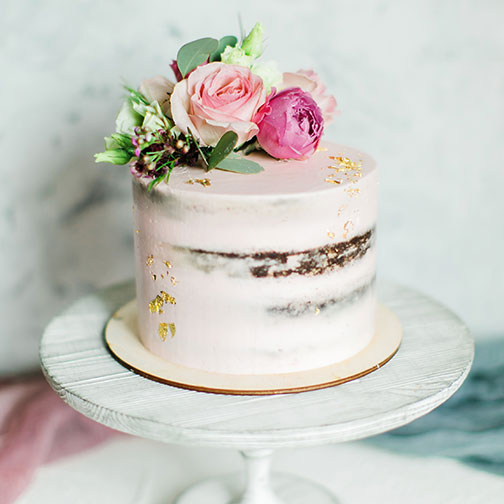 Minimalistic Modern Cake by Orange Maple Bakery | Bridestory.com